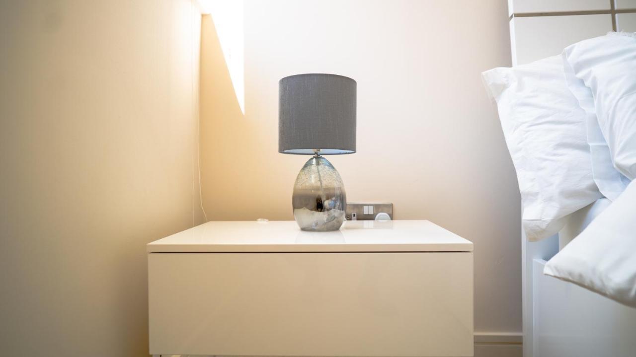 Comfy Spacious Apartment In Canary Wharf London Eksteriør bilde